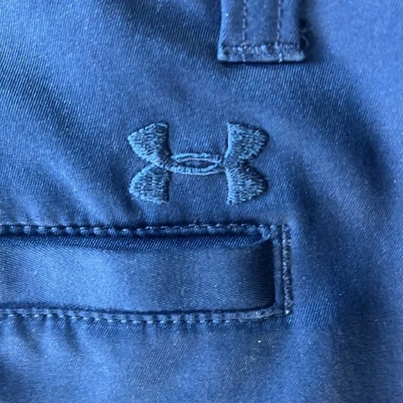 Youth large, under armor, golf shorts, good condition, no holes no stains - Picture 3 of 4